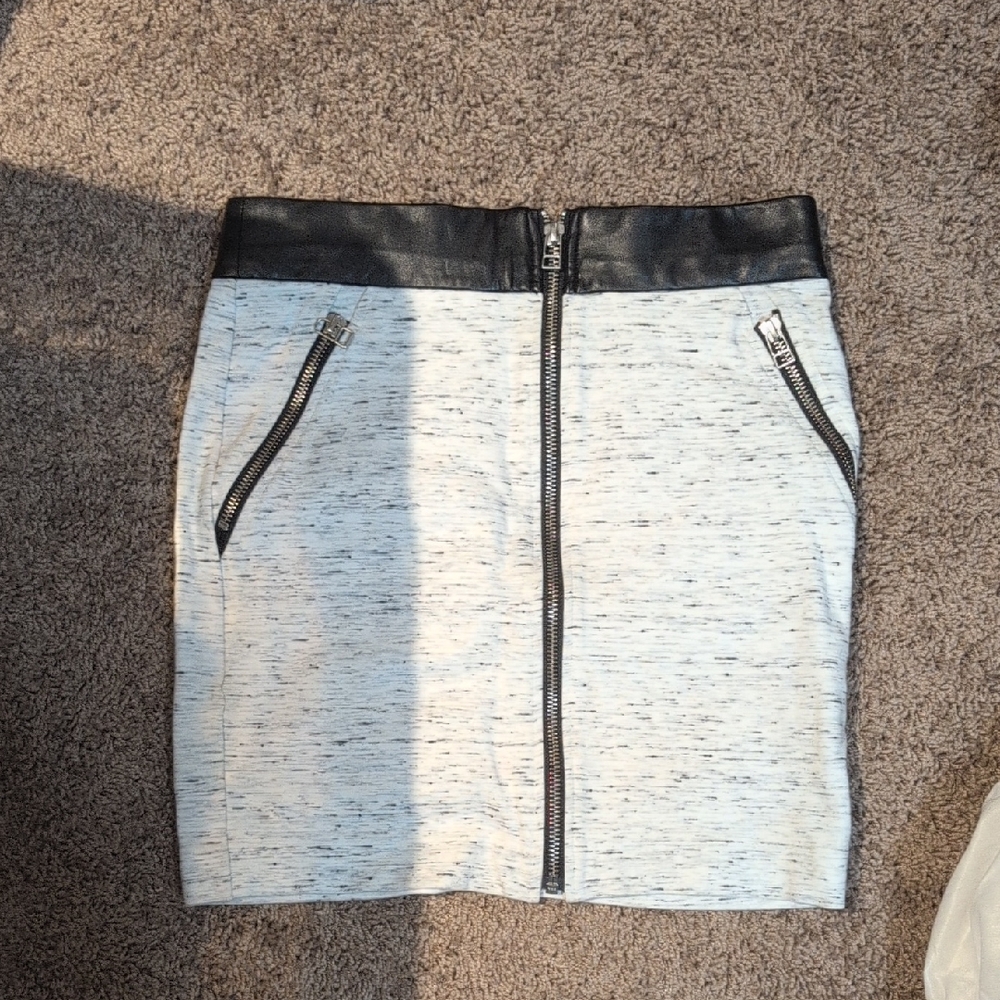 Aritzia Wilfred Black and Gray Women's Skirt Wirh Leather Band